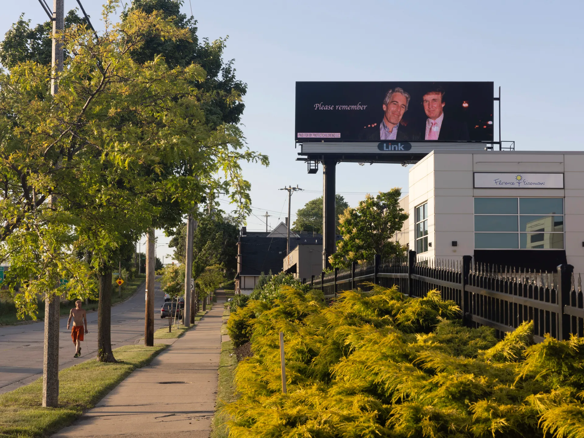 Did Trump spend 2017 Thanksgiving with Epstein?