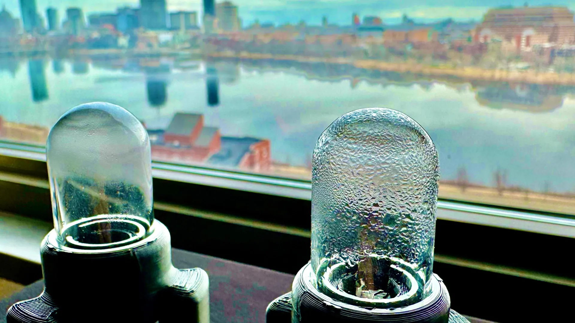 MIT ultrasonic tech pulls drinking water from air in minutes