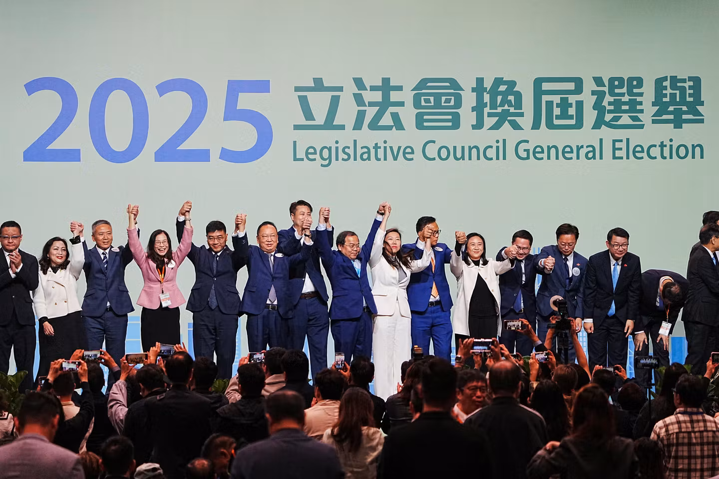 9b1c053_ftp-1-ckw1a6v8nrpn-2025-12-08t004111z-716870785-rc2tbiay8vst-rtrmadp-3-hongkong-election.JPG