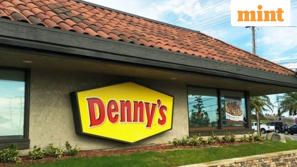 Dennys_diner_1765215328792_1765215329002.jpg