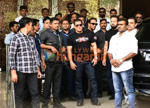 Photos-Salman-Khan-snapped-at-Kalina-airport-3.jpg