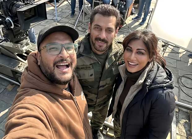 Salman-Khan-closes-the-final-chapter-of-Battle-of-Galwan-shoot-new-photo-with-Chitrangda-Singh-adds.jpeg