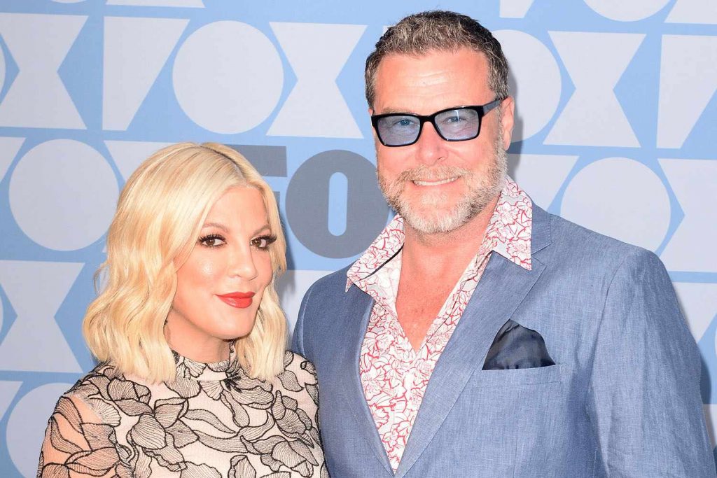 Tori-Spelling-Dean-McDermott-FOX-Summer-TCA-All-Star-Party-120625-00a3bd1611ce4a63b8a801685f5f760e.j.jpeg