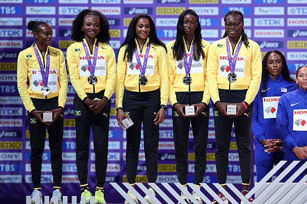 Womens-4x400m-medal-ceremony.jpg