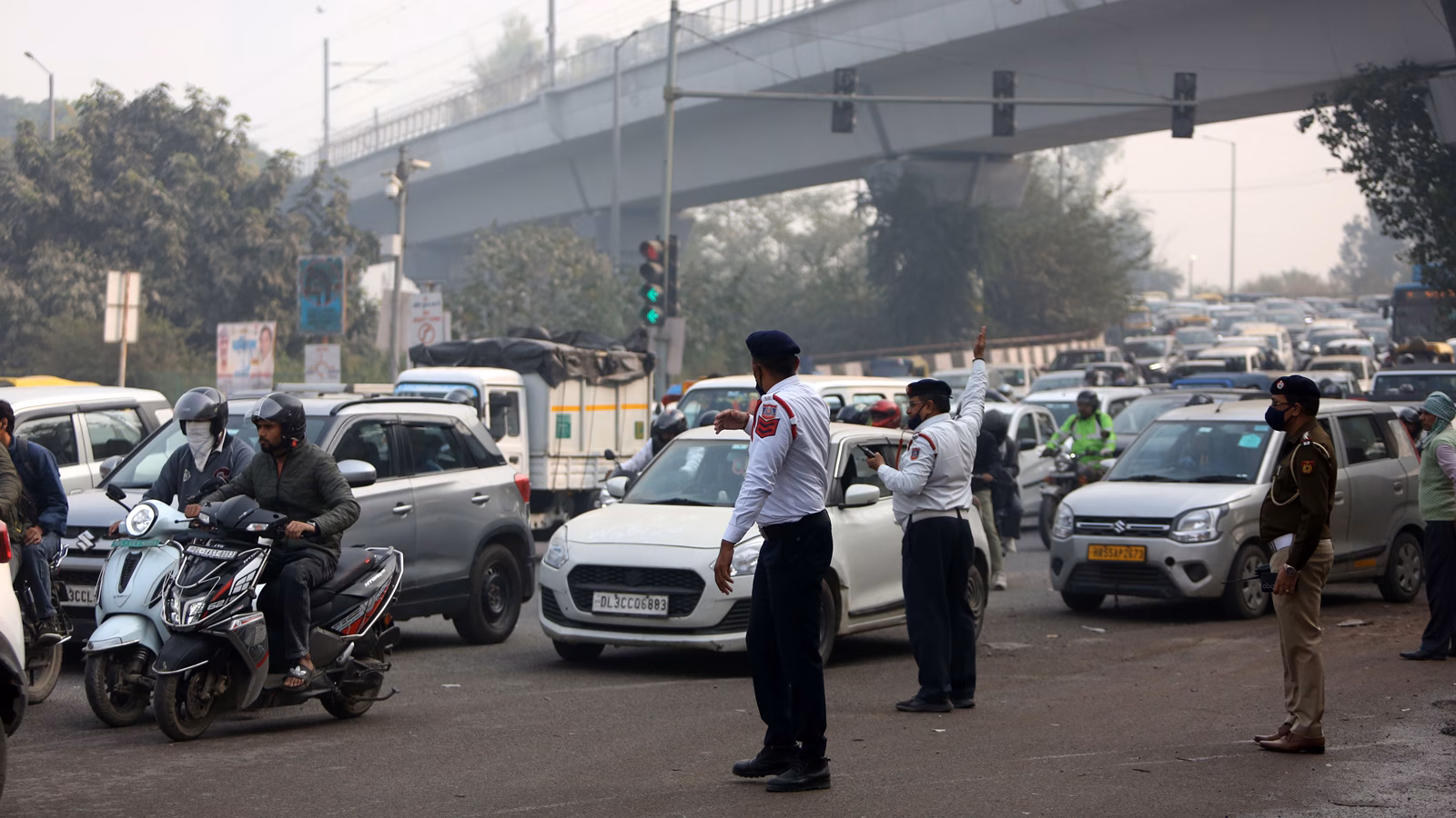 delhi-traffic-police.jpg